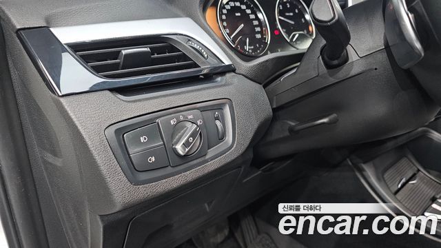 BMW X1 (F48) xDrive 18d Joy 2018 — фото 17