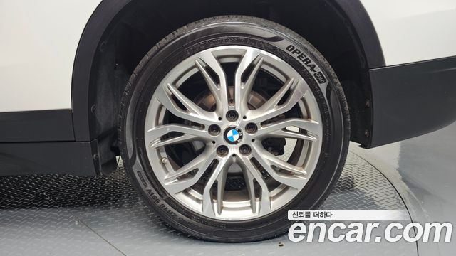 BMW X1 (F48) xDrive 18d Joy 2018 — фото 21
