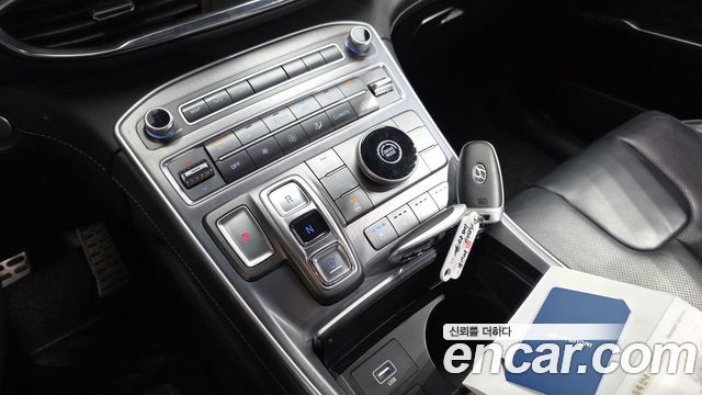 Hyundai Santa Fe Diesel 2.2 2WD Calligraphy 2021 — фото 9