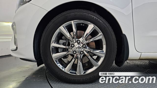 Kia Carnival 9-Seater Prstige 2019 — фото 5