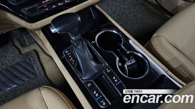 Kia Carnival 9-Seater Prstige 2019 — фото 9