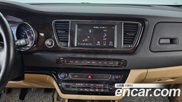 Kia Carnival 9-Seater Prstige 2019 — фото 13