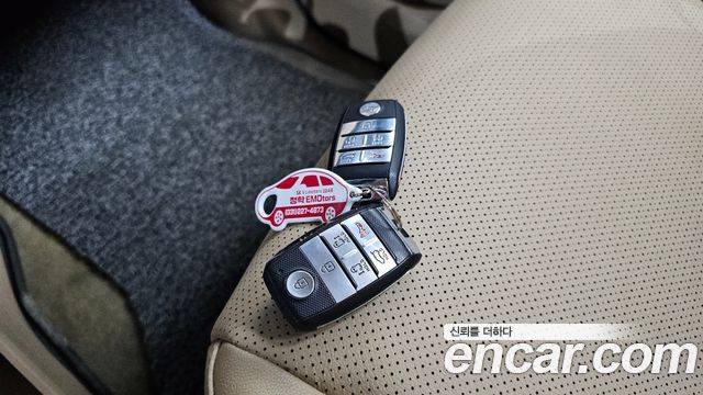 Kia Carnival 9-Seater Prstige 2019 — фото 18