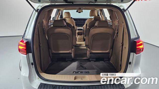 Kia Carnival 9-Seater Prstige 2019 — фото 20