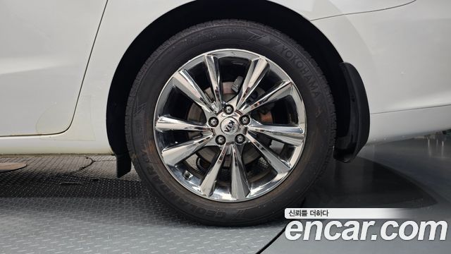 Kia Carnival 9-Seater Prstige 2019 — фото 21