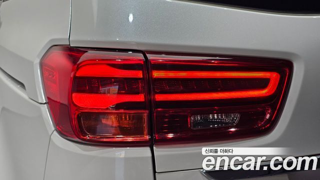 Kia Carnival 9-Seater Prstige 2019 — фото 23