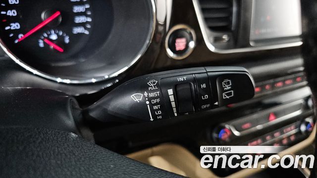 Kia Carnival 9-Seater Prstige 2019 — фото 28