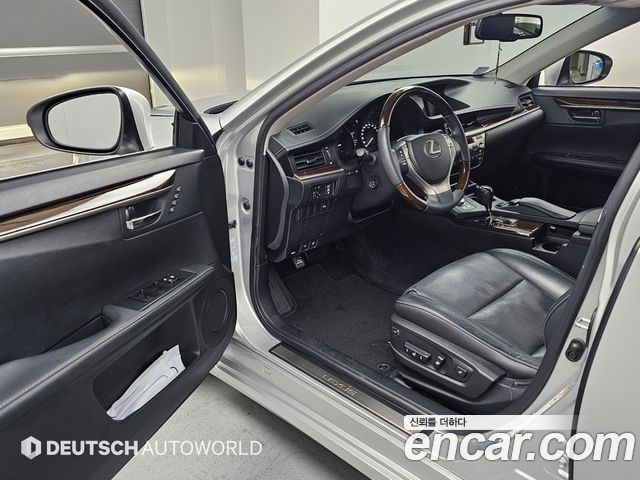 Lexus ES300h Supreme XV60 2014 — фото 15