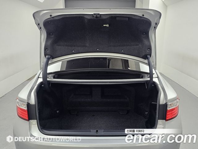 Lexus ES300h Supreme XV60 2014 — фото 23