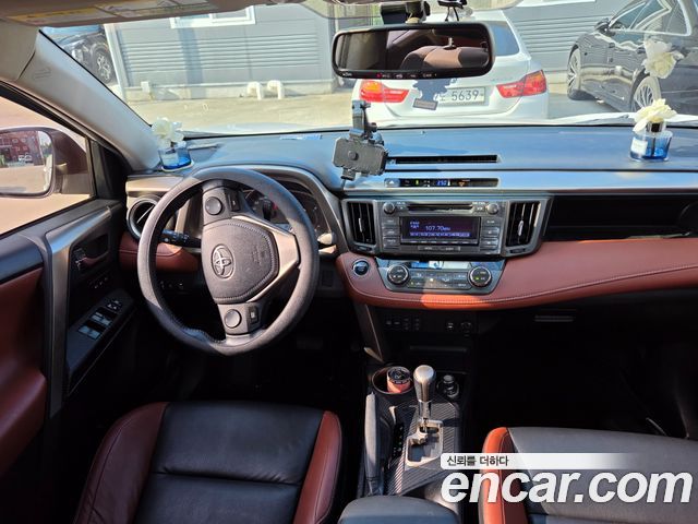 Toyota RAV4 2.5 2WD 4th 2015 — фото 4