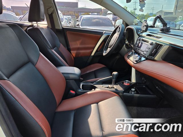 Toyota RAV4 2.5 2WD 4th 2015 — фото 5