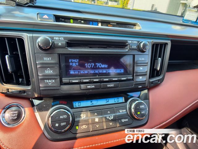 Toyota RAV4 2.5 2WD 4th 2015 — фото 7