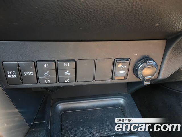 Toyota RAV4 2.5 2WD 4th 2015 — фото 16