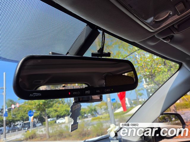 Toyota RAV4 2.5 2WD 4th 2015 — фото 17