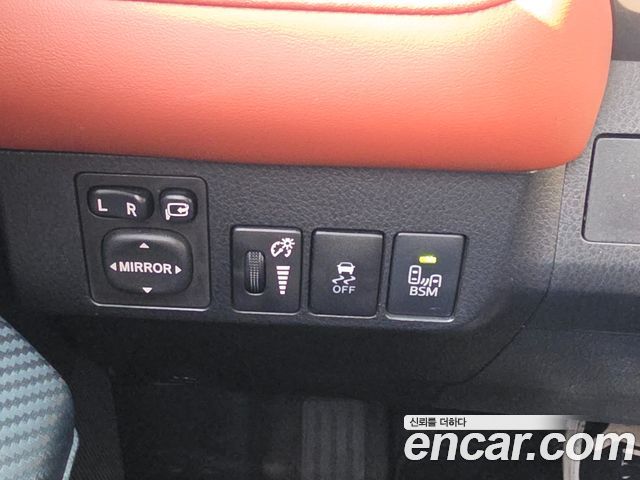 Toyota RAV4 2.5 2WD 4th 2015 — фото 18