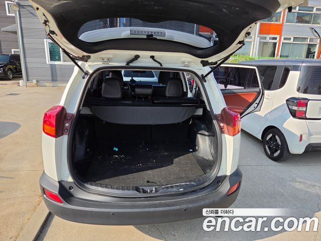Toyota RAV4 2.5 2WD 4th 2015 — фото 21
