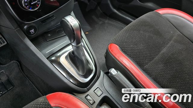 Renault Korea Clio Intens Panoramic 2019 — фото 9