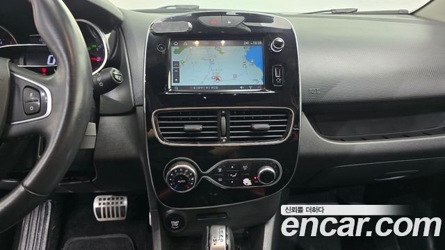Renault Korea Clio Intens Panoramic 2019 — фото 14