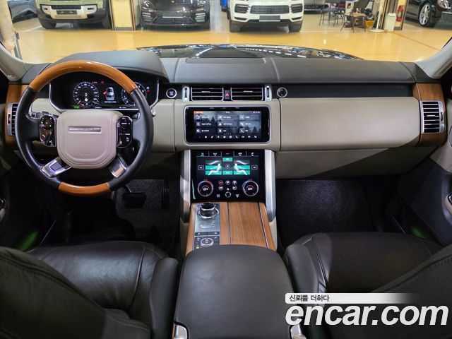 Land Rover Range Rover (IV) 5.0 SC AB LWB 2020 — фото 7