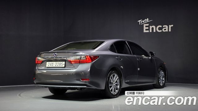 Lexus ES300h Supreme+ XV60 2018 — фото 2