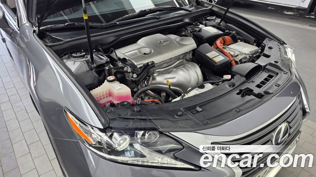 Lexus ES300h Supreme+ XV60 2018 — фото 6