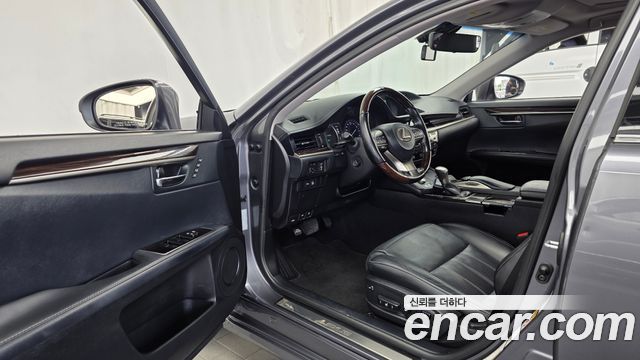 Lexus ES300h Supreme+ XV60 2018 — фото 10