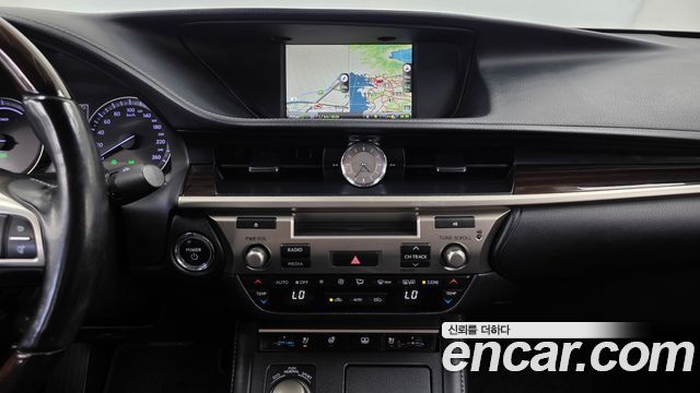 Lexus ES300h Supreme+ XV60 2018 — фото 14