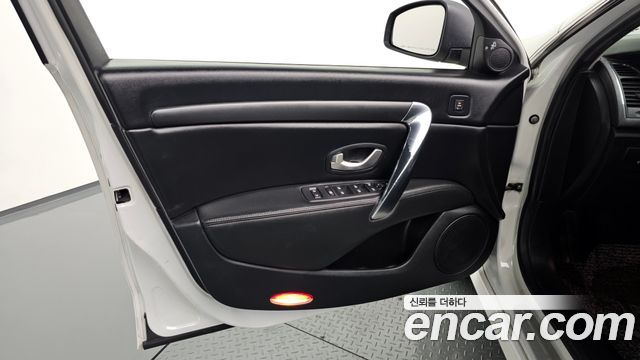 Renault Korea SM7 Nova LPLI 2.0 LPe Disabled 2016 — фото 24