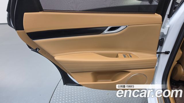 Genesis G80 (RG3) Gasoline 2.5 Turbo AWD 2025 — фото 25