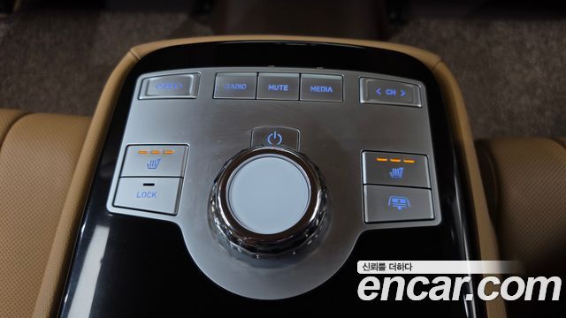 Genesis G80 (RG3) Gasoline 2.5 Turbo AWD 2025 — фото 36