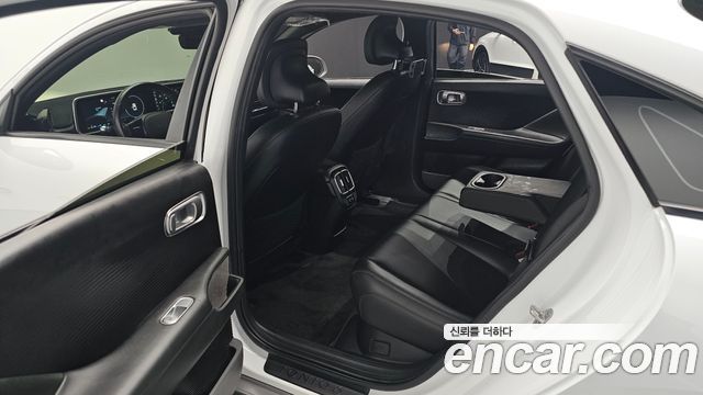 Hyundai Ioniq 6 Long Range Exclusive 2023 — фото 12