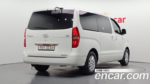 Hyundai Grand Starex Van 5-Seater Modern 2021 — фото 2