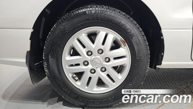 Hyundai Grand Starex Van 5-Seater Modern 2021 — фото 5