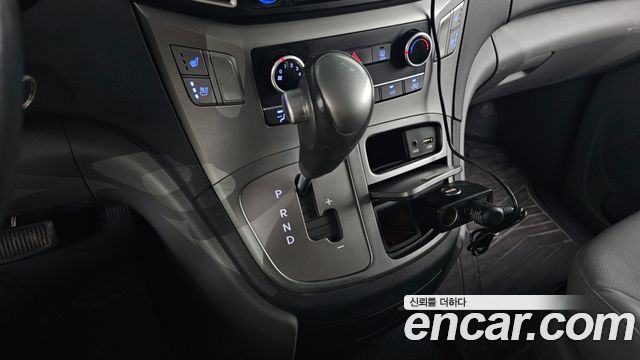 Hyundai Grand Starex Van 5-Seater Modern 2021 — фото 9