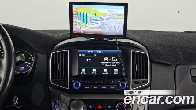 Hyundai Grand Starex Van 5-Seater Modern 2021 — фото 14
