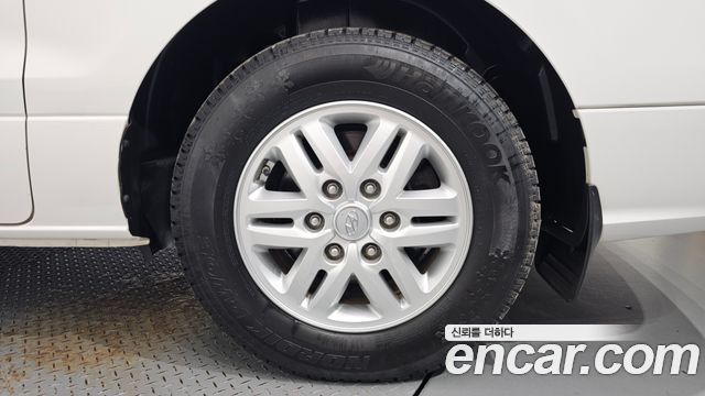 Hyundai Grand Starex Van 5-Seater Modern 2021 — фото 21
