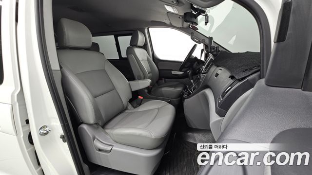 Hyundai Grand Starex Van 5-Seater Modern 2021 — фото 26
