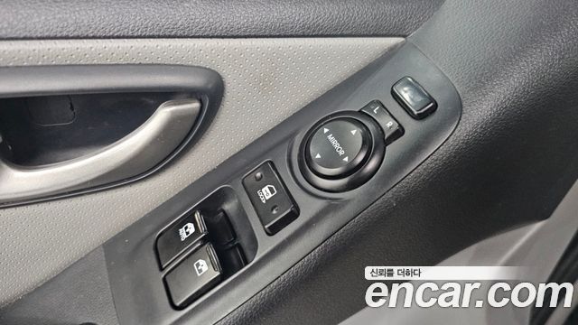 Hyundai Grand Starex Van 5-Seater Modern 2021 — фото 30