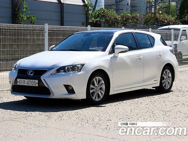 Lexus CT200h 1.8 Supreme ZWA10 2017 — фото 2