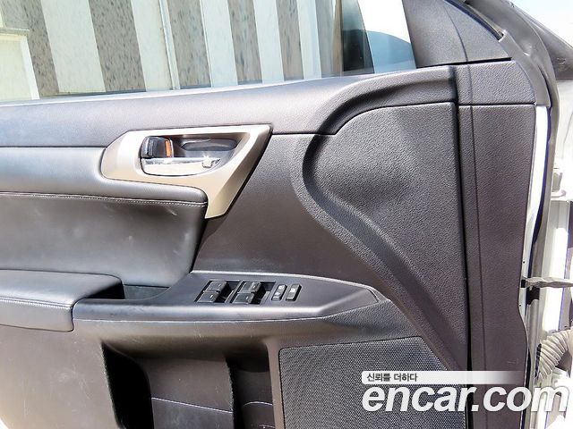 Lexus CT200h 1.8 Supreme ZWA10 2017 — фото 15