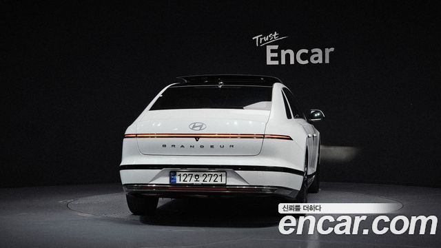 Hyundai Grandeur (GN7) 2,5 Gasoline 2WD Calligraphy 2023 — фото 4