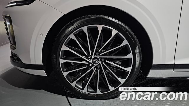 Hyundai Grandeur (GN7) 2,5 Gasoline 2WD Calligraphy 2023 — фото 5