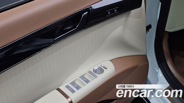 Hyundai Grandeur (GN7) 2,5 Gasoline 2WD Calligraphy 2023 — фото 15