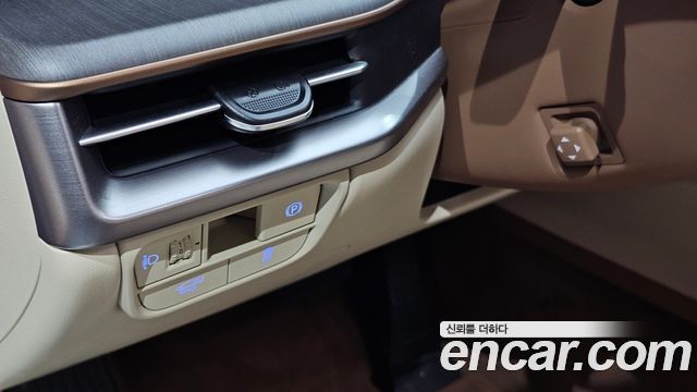 Hyundai Grandeur (GN7) 2,5 Gasoline 2WD Calligraphy 2023 — фото 16