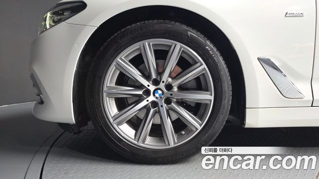 BMW 5 Series (G30) 520i Luxury 2018 — фото 5
