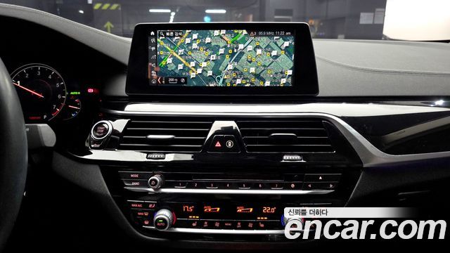 BMW 5 Series (G30) 520i Luxury 2018 — фото 15