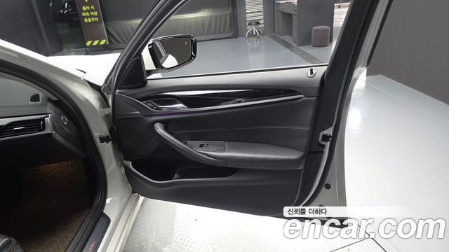 BMW 5 Series (G30) 520i Luxury 2018 — фото 24