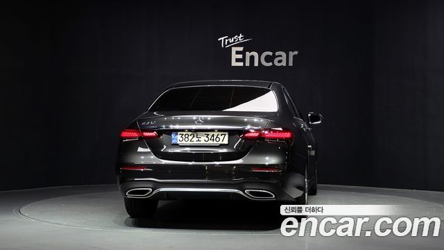 Mercedes-Benz E-Class (W213) E250 AMG Line 2023 — фото 4