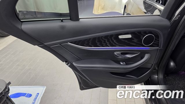 Mercedes-Benz E-Class (W213) E250 AMG Line 2023 — фото 25