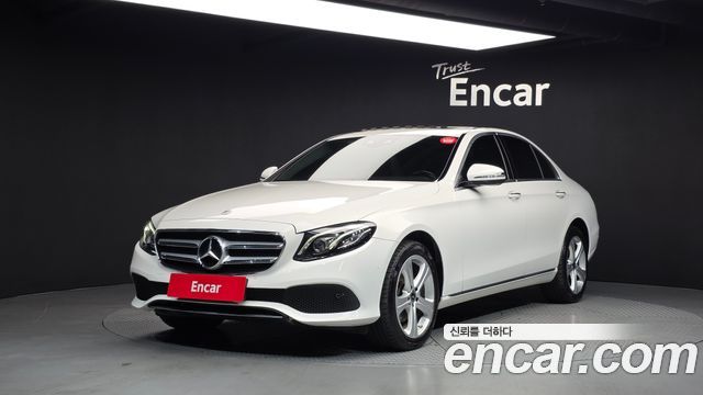 Mercedes-Benz E-Class (W213) E220d 4MATIC Avantgarde 2018 — фото 1